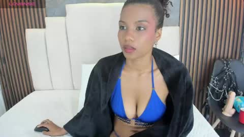 catiusca_reyes_03 online show from April 12, 1:59 pm