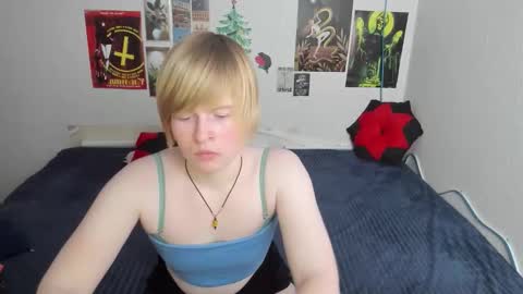 cattie_w_ online show from March 1, 1:21 am