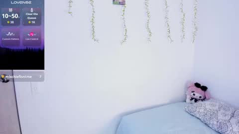 Snapshot of cattnamy chatting on September 12, 1:35 pm CattNamy online show from September 12, 1:35 pm