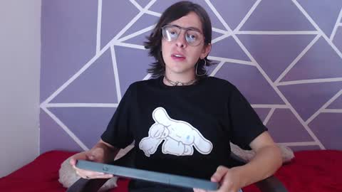 cava_pretty online show from December 7, 10:17 am