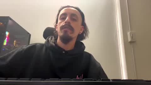 cayu_frensh94 online show from December 12, 9:37 pm