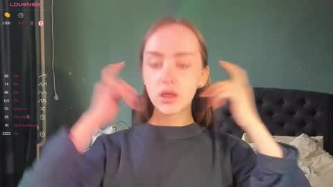 ceciles online show from December 3, 9:06 am