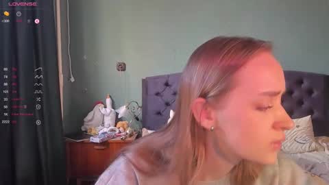ceciles online show from December 14, 12:01 pm