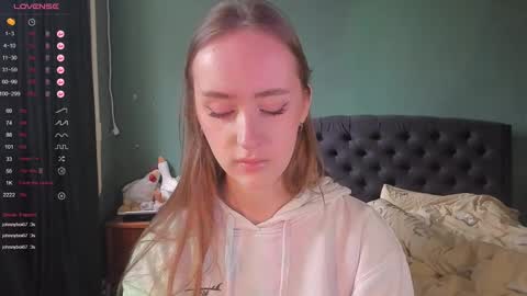 ceciles online show from December 24, 8:55 am