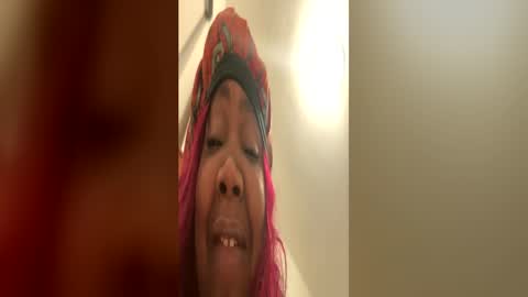 ceeceeluv8285 online show from July 5, 7:37 am