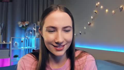 Josie Manesi online show from March 5, 8:00 pm