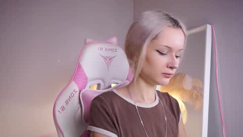 Snapshot of celeste_eyes0n chatting on October 6, 8:37 pm Celeste  online show from October 6, 8:37 pm