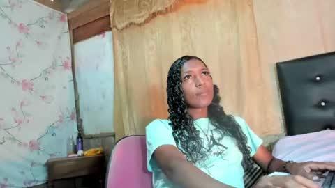 chaira_1x1 online show from July 28, 4:39 pm