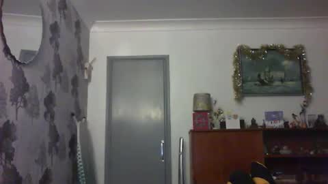 Champers online show from December 17, 4:00 pm