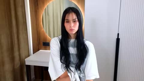 Ava online show from November 1, 4:17 pm