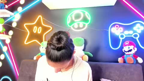 C H A N E L online show from March 6, 7:43 pm