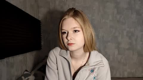 Lia online show from December 2, 7:07 am