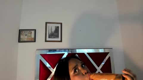 Snapshot of channellross chatting on March 6, 2:09 am Chanell online show from March 6, 2:09 am