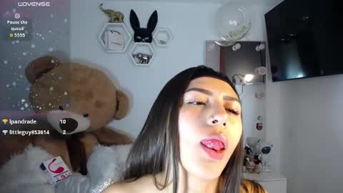 Isabella online show from March 18, 9:15 am