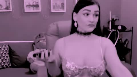 The Queen online show from March 13, 11:41 pm