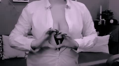 The Queen online show from January 26, 10:13 pm