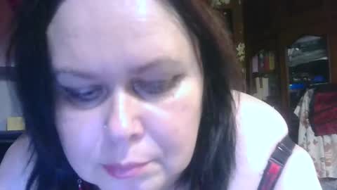 Snapshot of charleekendall chatting on October 31, 8:42 pm CharleeKendall online show from October 31, 8:42 pm