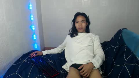 charles13126 online show from December 29, 4:05 am