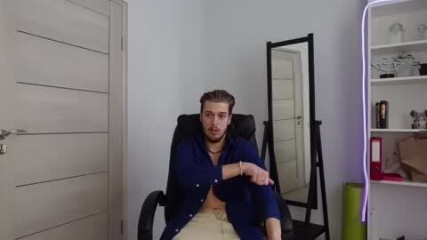 CHARLES SINS online show from February 16, 1:38 pm