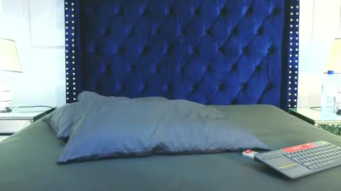 charlesbrown_ online show from January 17, 7:01 pm