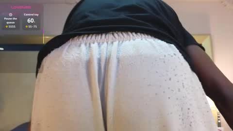 charlesbrown_ online show from November 27, 2:36 pm