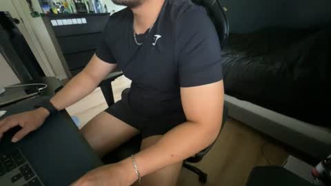 charliekkw online show from August 4, 6:48 pm