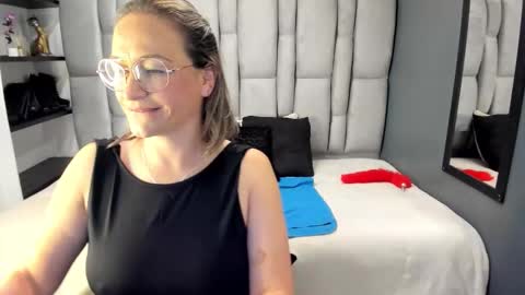 Charlot milf online show from February 19, 1:54 pm