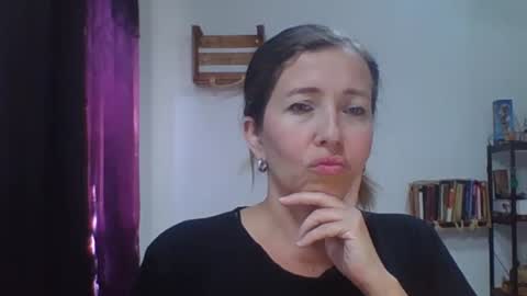Snapshot of charlot_ponze chatting on October 15, 6:42 pm charlott online show from October 15, 6:42 pm