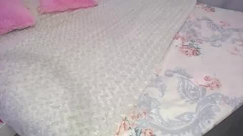 Charlote Walker online show from February 24, 8:01 pm