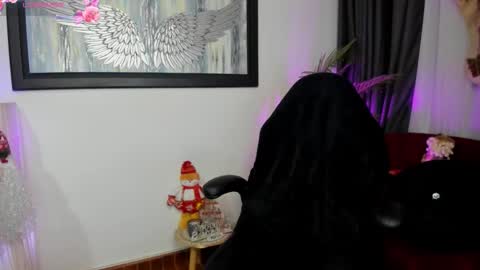 Charlote online show from December 5, 12:03 pm