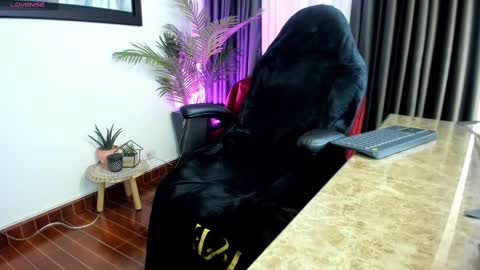 Snapshot of charlote_horny chatting on September 30, 12:04 pm Charlote online show from September 30, 12:04 pm