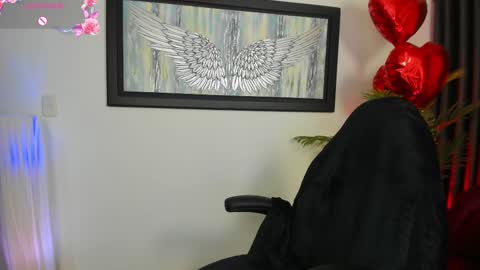 Snapshot of charlote_horny chatting on February 18, 3:20 pm Charlote online show from February 18, 3:20 pm