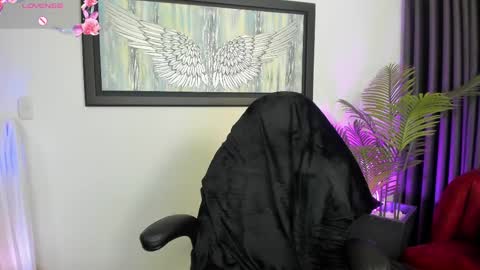 Snapshot of charlote_horny chatting on February 22, 5:34 am Charlote online show from February 22, 5:34 am