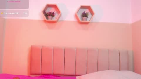 charlothe_dumont online show from June 6, 4:24 pm
