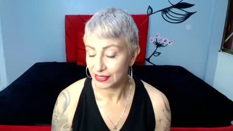 Snapshot of charlotte__gray chatting on October 22, 12:29 pm CHARLOTTE GRAY online show from October 22, 12:29 pm