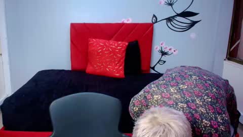 Snapshot of charlotte__gray chatting on October 21, 12:21 pm CHARLOTTE GRAY online show from October 21, 12:21 pm