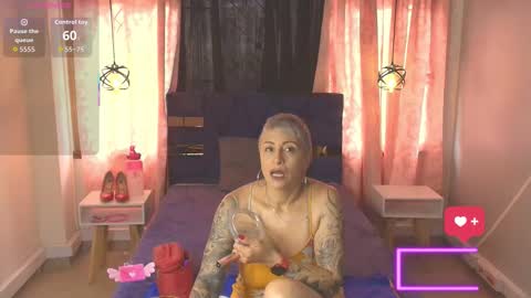 CHARLOTTE GRAY online show from November 24, 12:37 pm