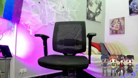 Snapshot of charlotte_joestar chatting on October 22, 4:15 am Charlie online show from October 22, 4:15 am