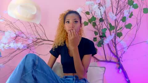 CHARLOTTE online show from April 4, 1:07 pm