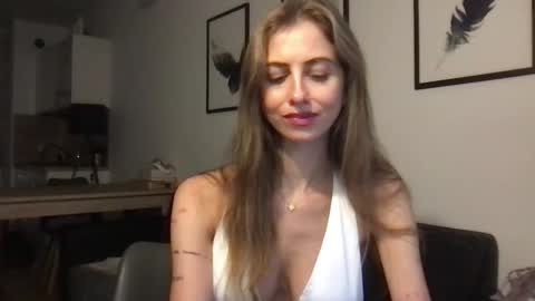 Charlotte Roche online show from November 27, 2:14 pm