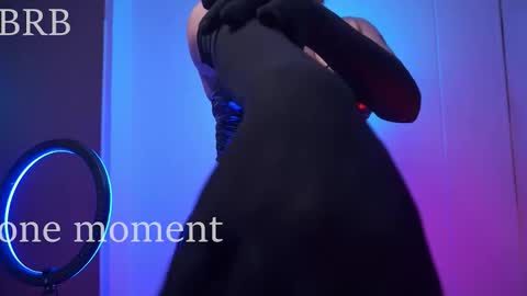 ill be online tomorrow December 1st online show from November 6, 3:42 am