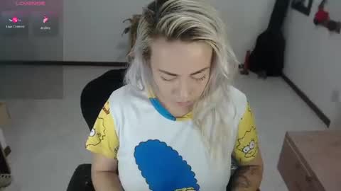 charlottezoe online show from December 13, 8:51 am