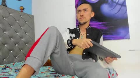 Charly online show from October 31, 1:06 am