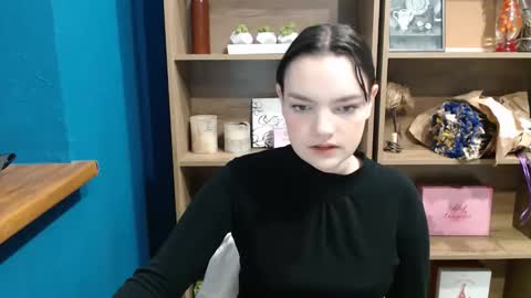 Julliette online show from December 4, 7:30 am