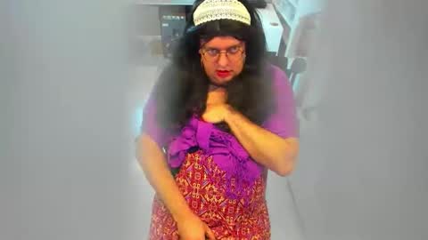 Rosalie online show from December 18, 10:10 am