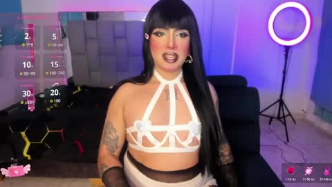 Sophie  online show from June 8, 10:10 pm