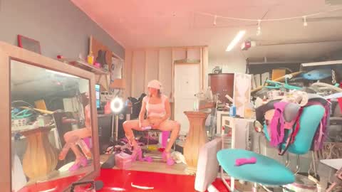 Snapshot of chavezechavez4207 chatting on October 7, 5:47 am MasterPRO online show from October 7, 5:47 am