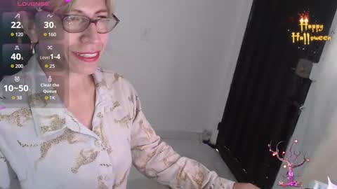 CHAYLA VICTORIA RUIZ  online show from November 7, 11:56 am