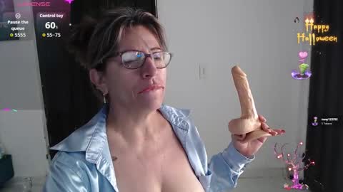 CHAYLA VICTORIA RUIZ  online show from November 15, 11:56 am