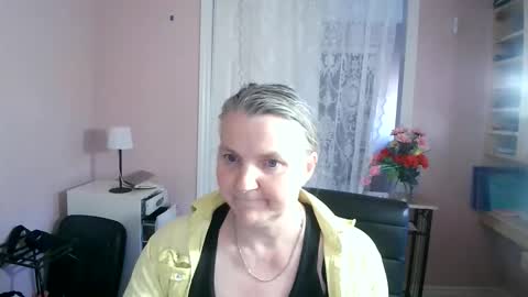chealsiek online show from May 13, 9:46 pm